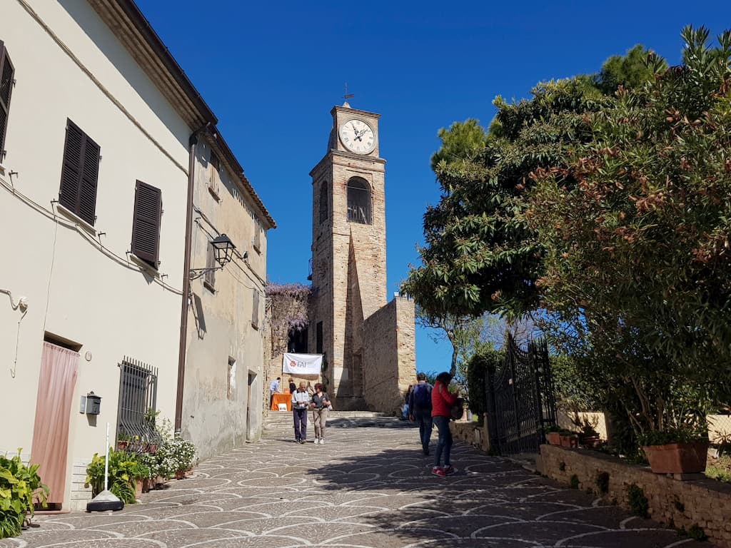 Cosa vedere a Fiorenzuola di Focara il borgo dei versi di Dante